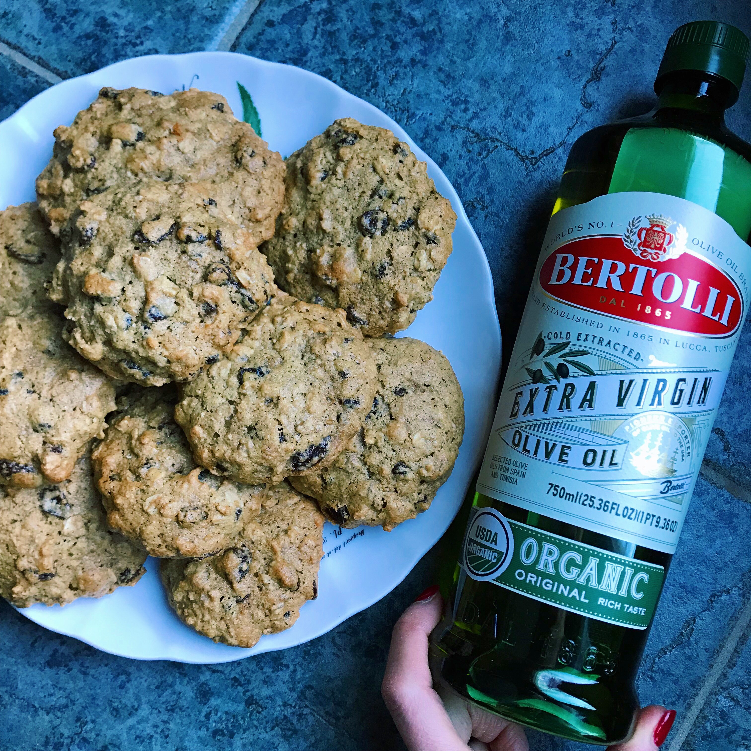 Bertolli Extra Virgin Olive Oil with Oatmeal Raisin Cookies